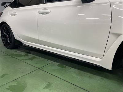 フロントリアサイドステップPPF施工後 (1)400