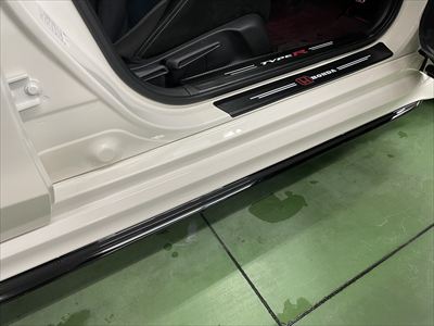 フロントリアサイドステップPPF施工後 (2)400