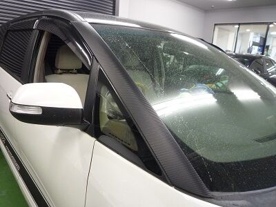 エスティマ　ピラー　カーボンシート施工