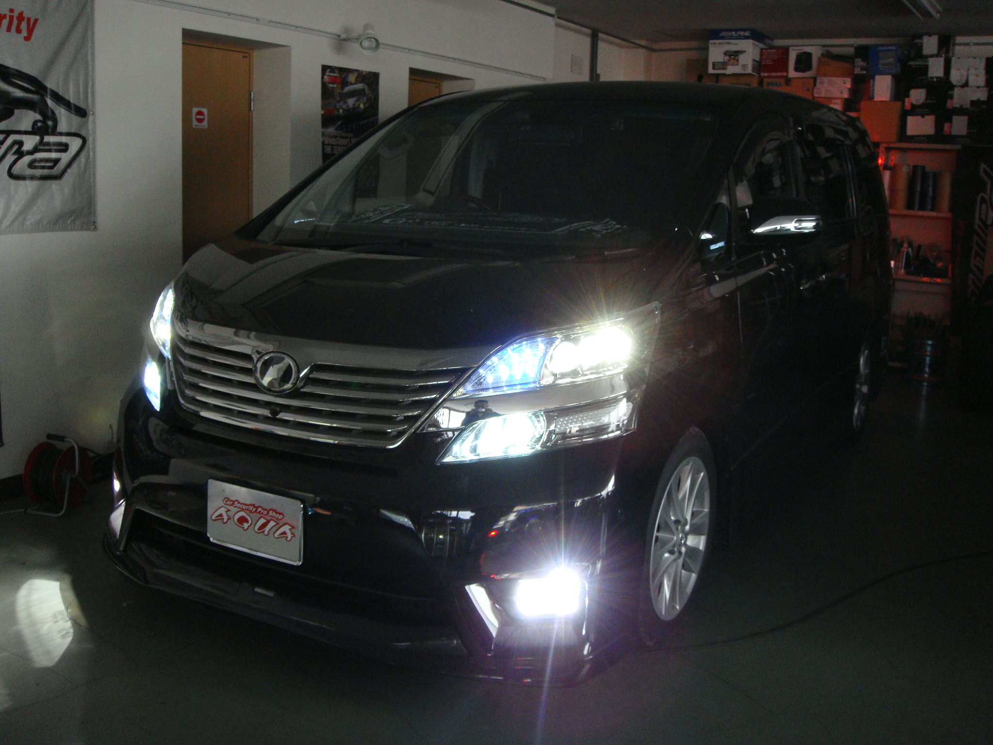 ヴェルファイア本物ls３連プロジェクター Aqua日記