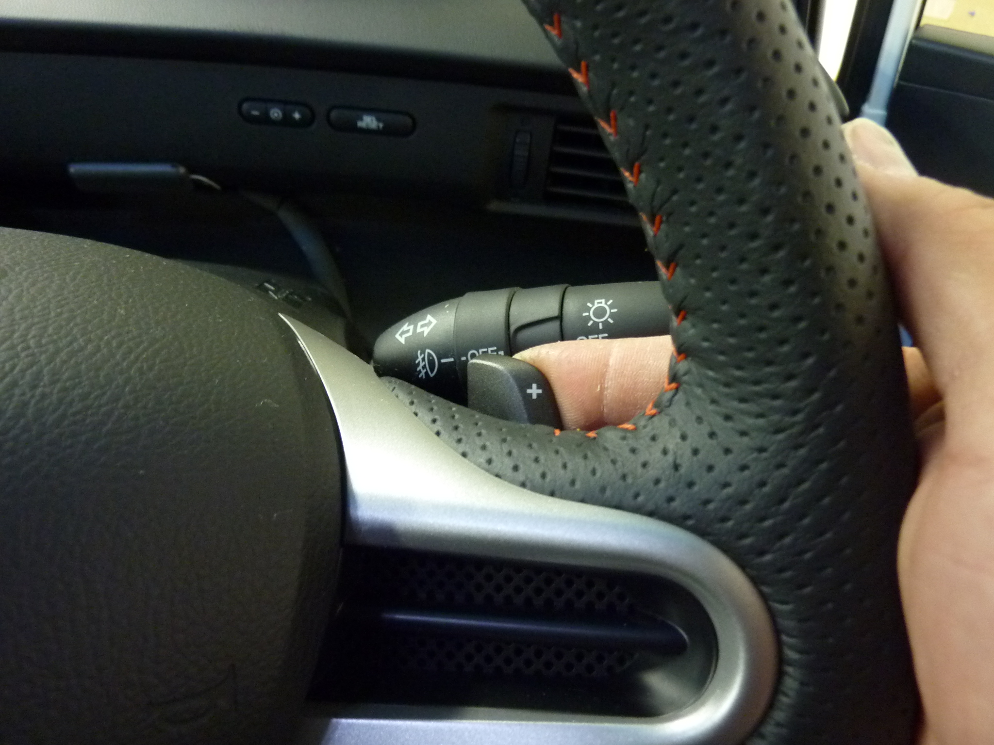 フリード スライドドアスイッチ加工 Aqua日記