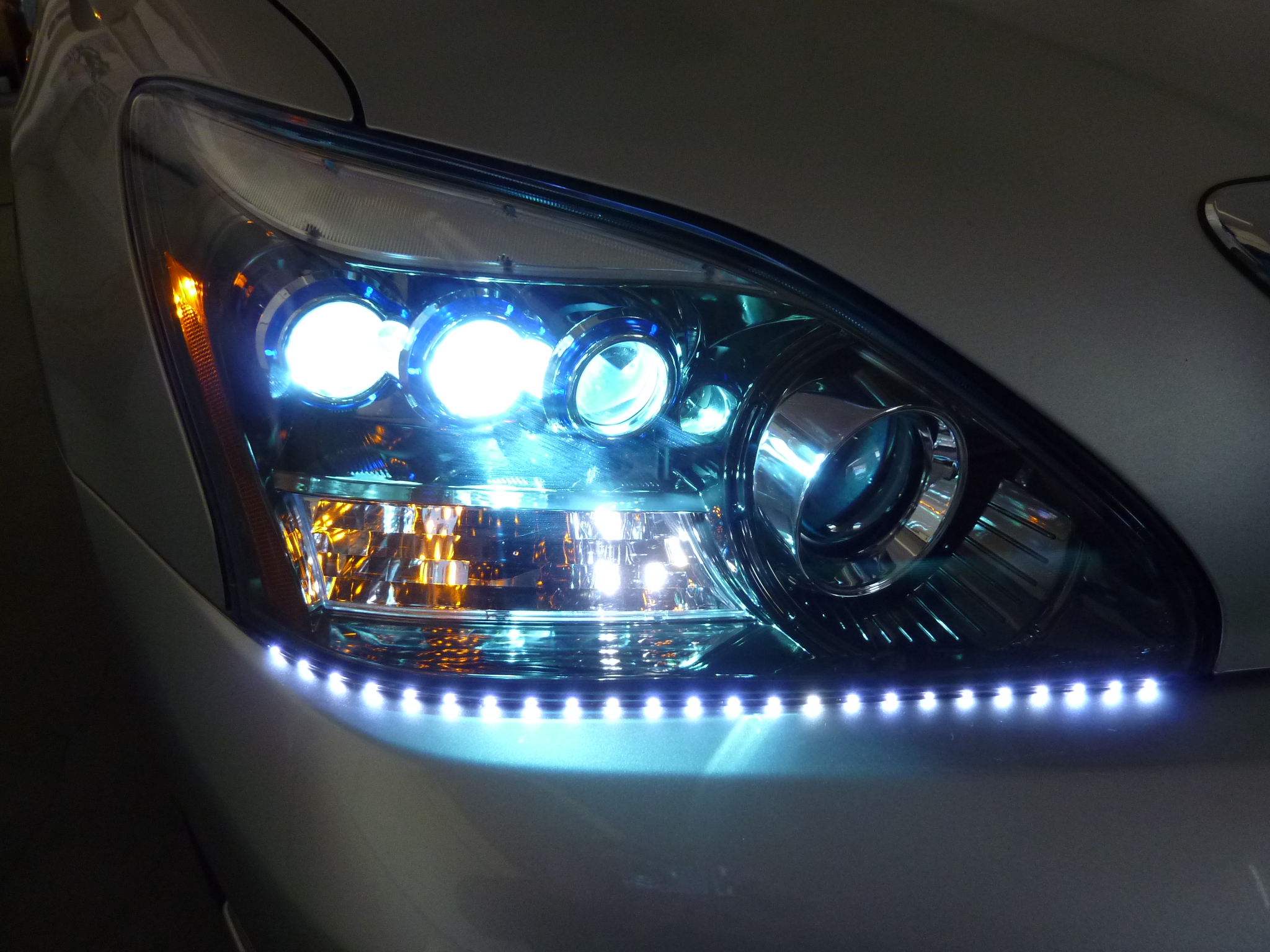 TOYOTA ハリアー30 3連プロジェクター　ヘッドライト　左右セット トヨタ ハリアー 30 系 3連プロジェクター ヘッドライト RX仕様