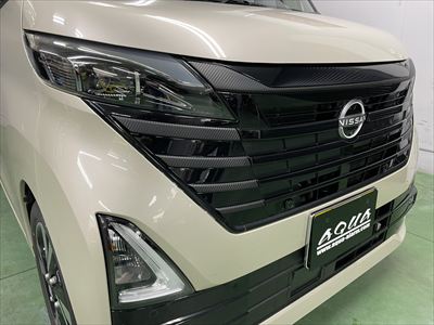 フロントグリルシート施工後ブラックカーボンシート (3)400