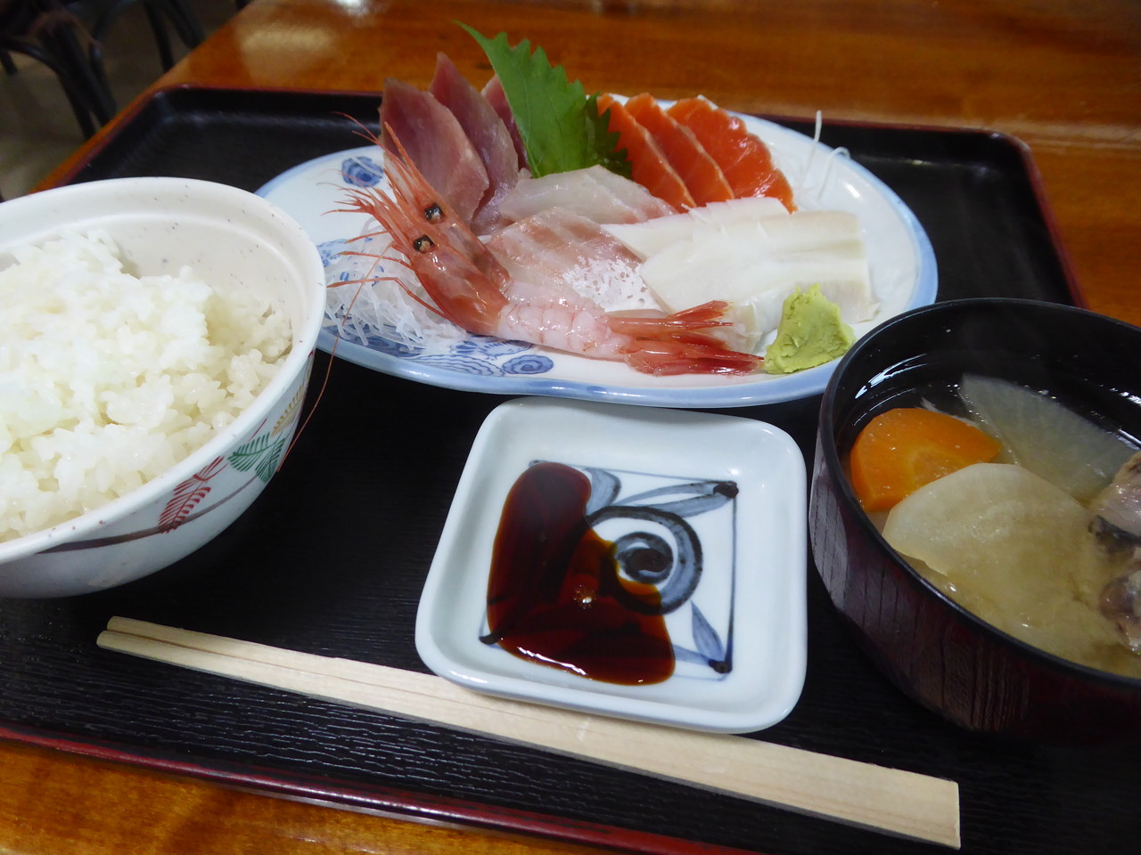 狸小路6丁目 お刺身居酒屋 瑠玖 魚平 さんでお刺身定食 身が分厚くて間違いなし Rubis Life