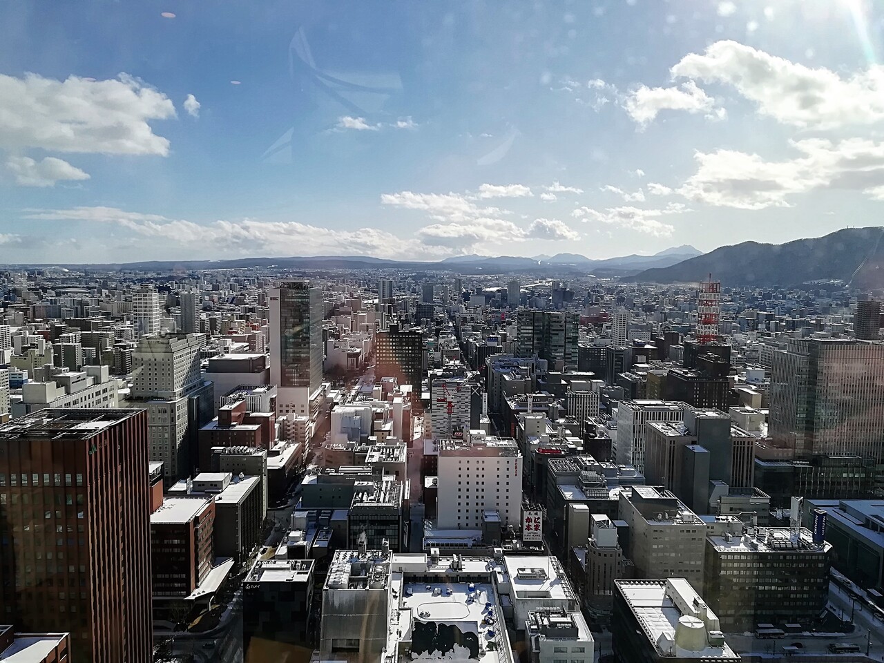 札幌の街並みを見下ろしながら食べる極上のビュッフェ Jrタワーホテル日航札幌 レストラン バー Sky J にて Rubis Life