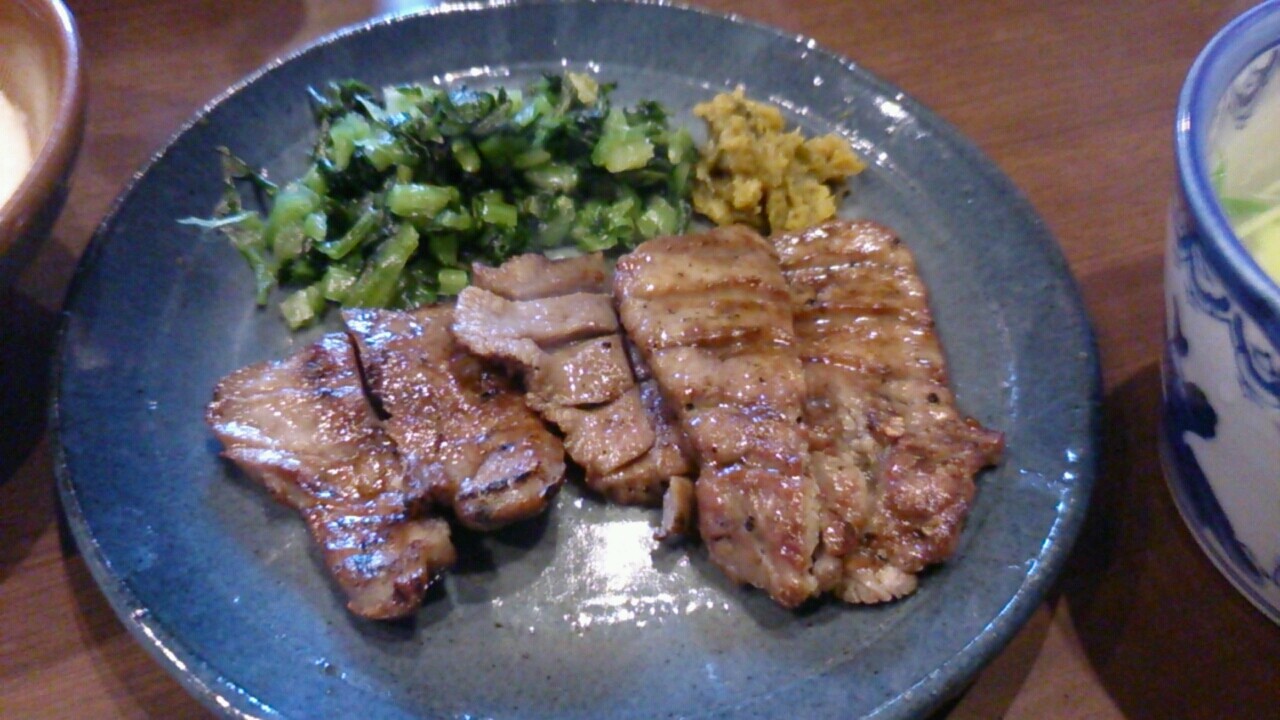 焦がし麦の風味がまたいい 千歳にある 炭焼 牛たん 赤兵衛 で麦とろ定食 Rubis Life 焦がし麦の風味がまたいい 千歳にある 炭焼 牛たん 赤兵衛 で麦とろ定食 Rubis Life