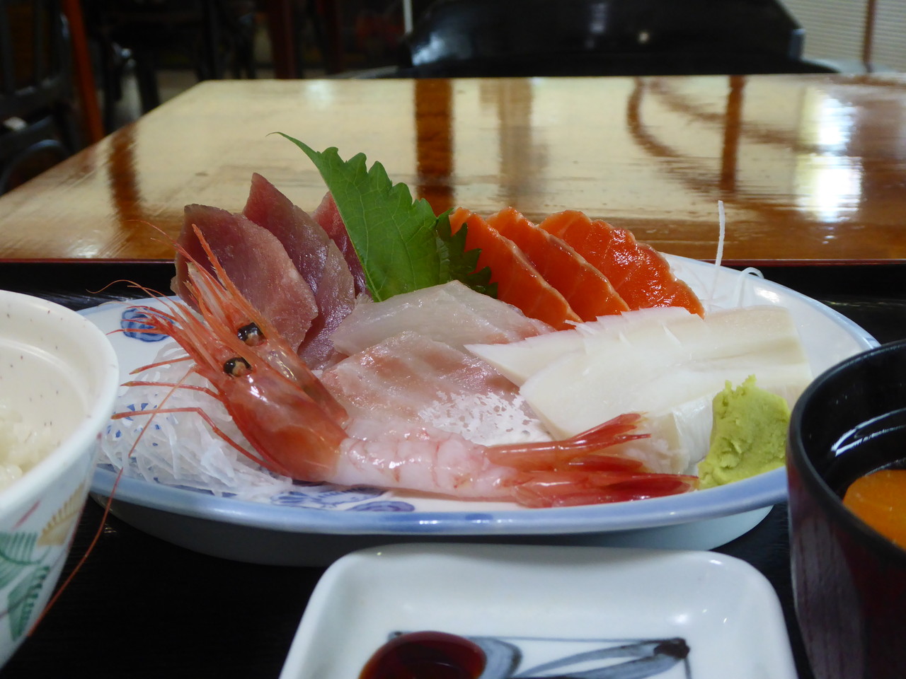 狸小路6丁目 お刺身居酒屋 瑠玖 魚平 さんでお刺身定食 身が分厚くて間違いなし Rubis Life 狸小路6丁目 お刺身居酒屋 瑠玖 魚平 さんでお刺身定食 身が分厚くて間違いなし Rubis Life