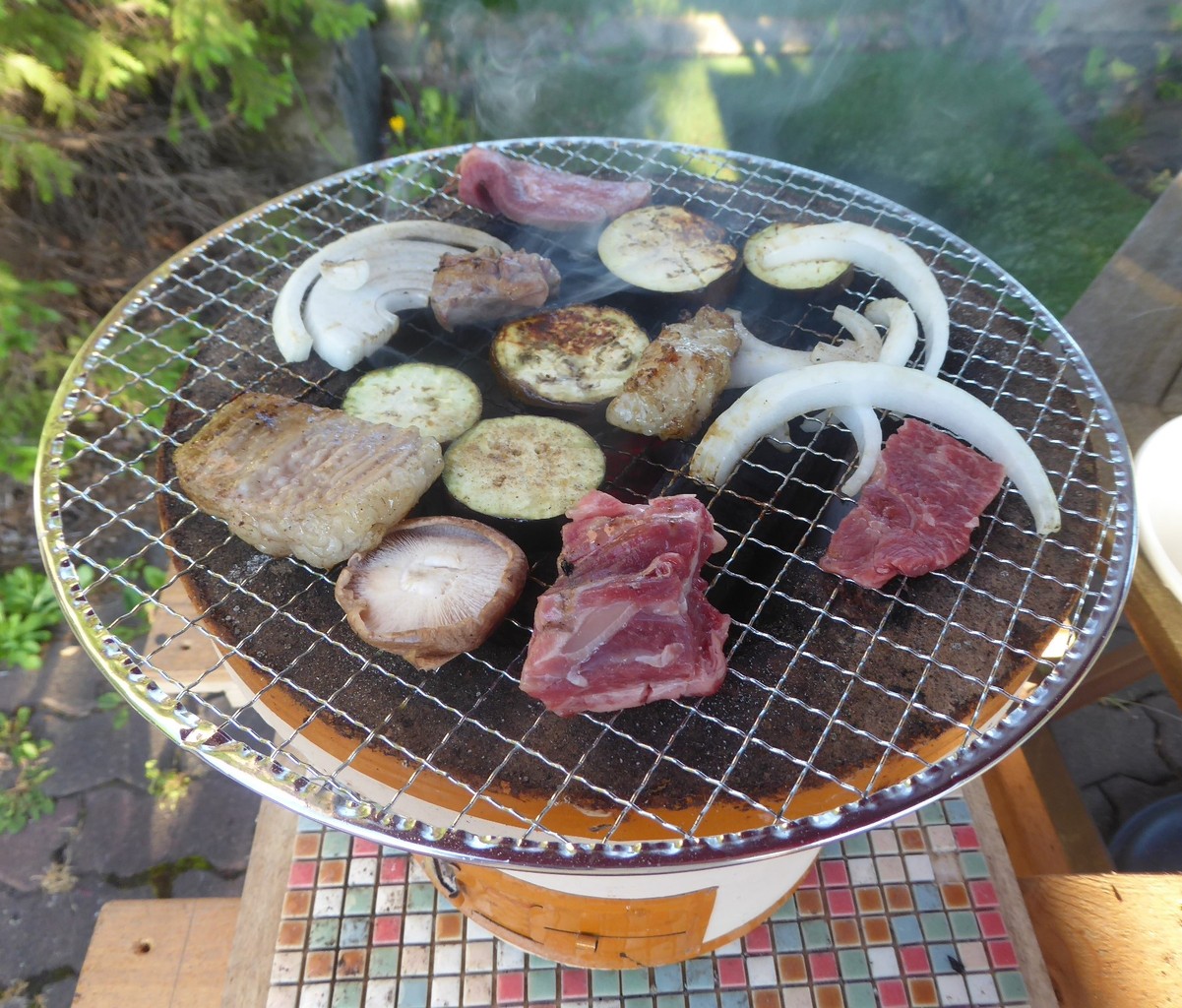 自宅で七輪を囲んでbbq ピアノの発表会の反省会を兼ねて Rubis Life