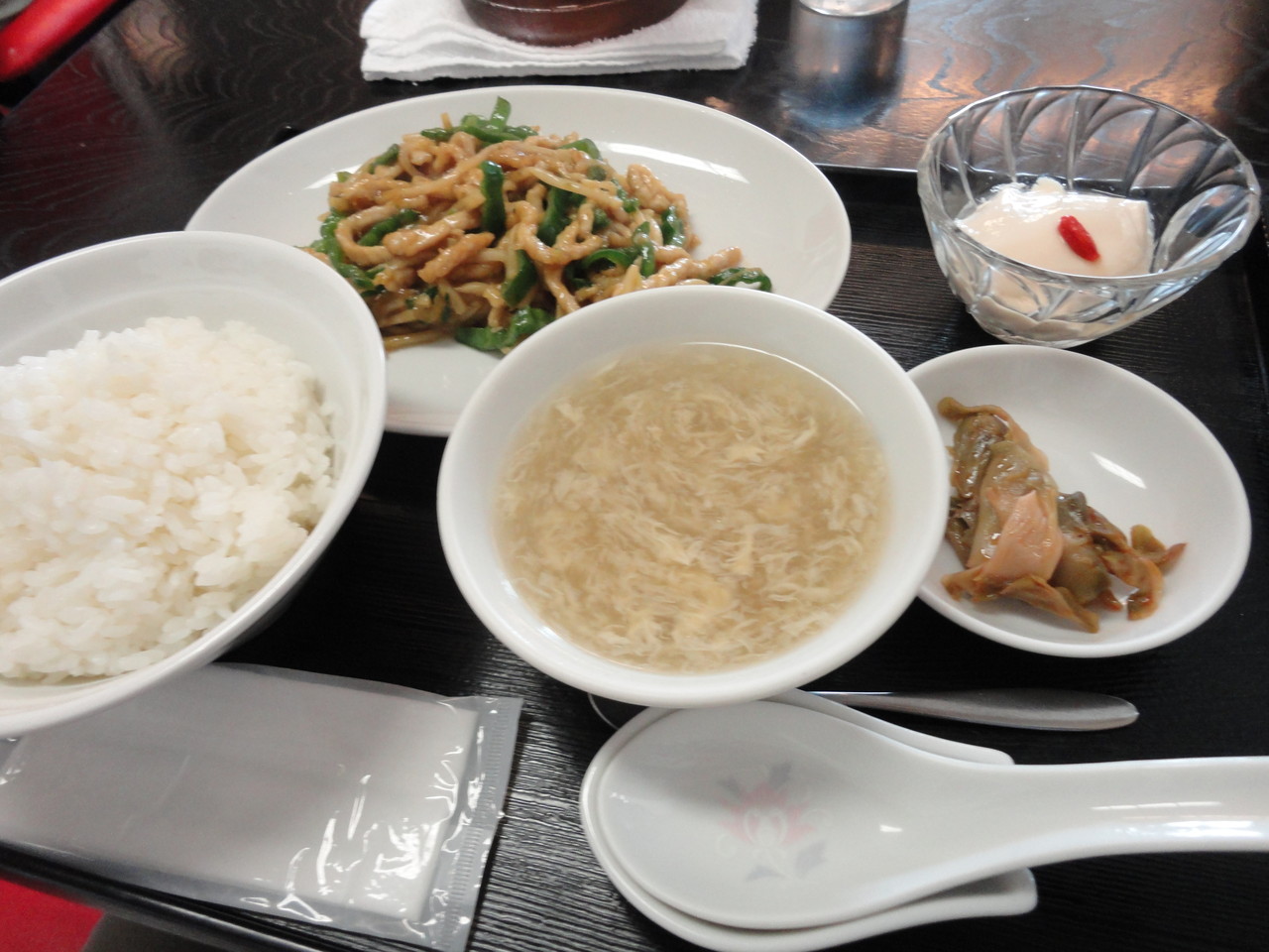 ニセコの人気中華料理店 中華料理 シェイシェイ で担々麺などなど Rubis Life ニセコの人気中華料理店 中華料理 シェイシェイ で担々麺などなど Rubis Life