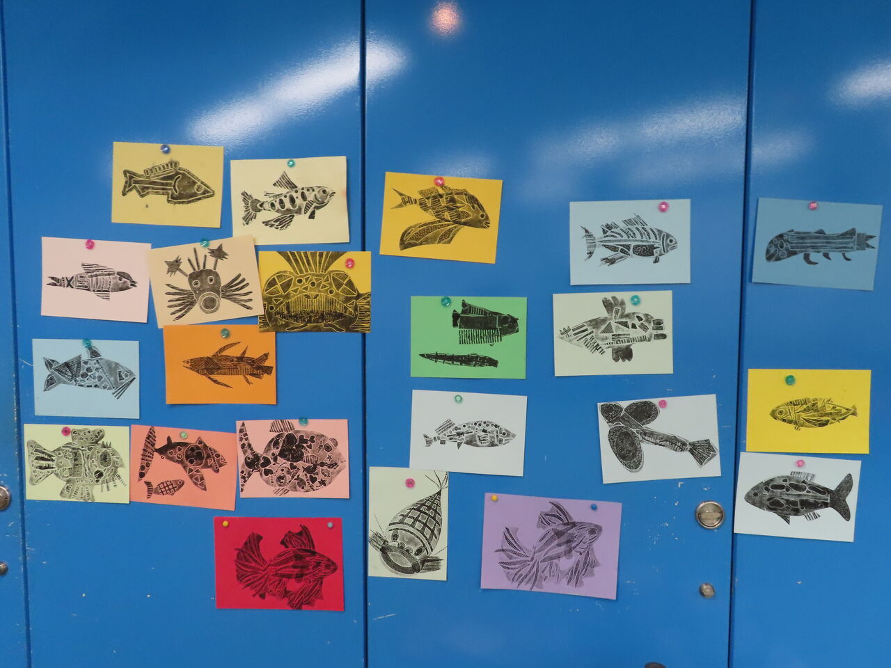 魚の絵画 版画 青緑色