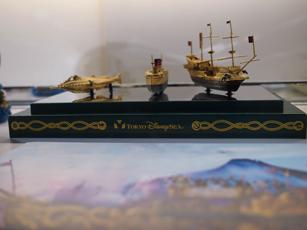 16年11月13日 Suitcase And Disney