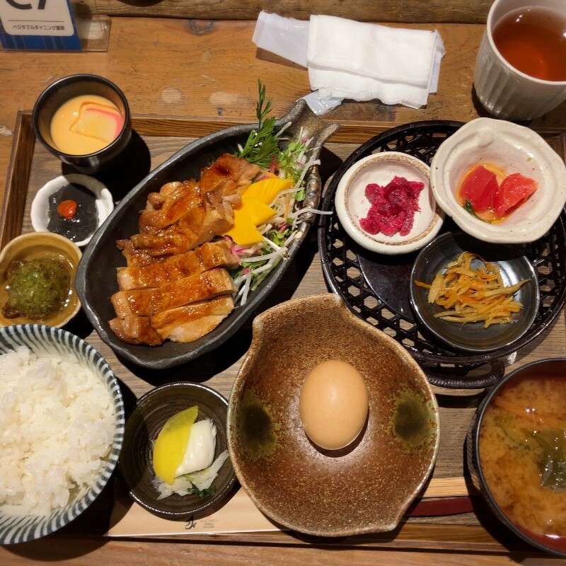 ベジタブルダイニング農家とカフェケシパール＠JR元町駅～三ノ宮駅界隈