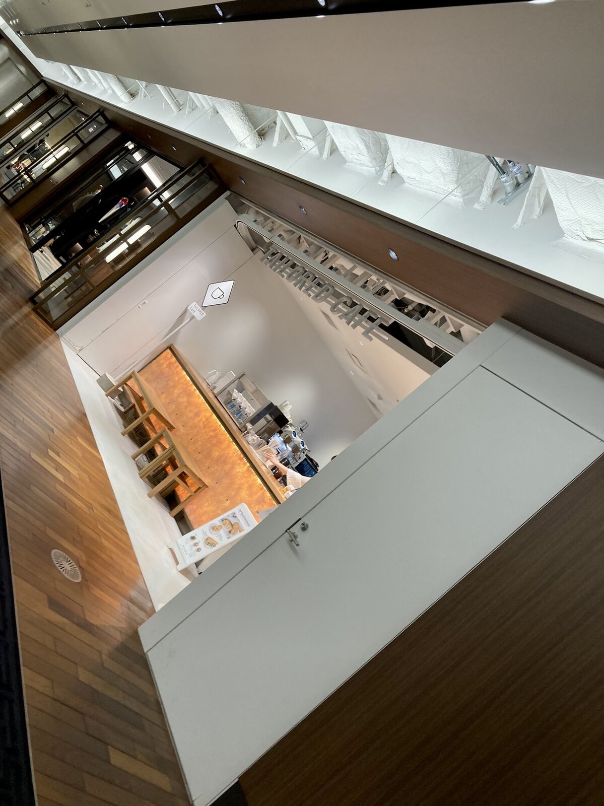 テイラードカフェ 六本木ヒルズ 三毛猫ランチ２