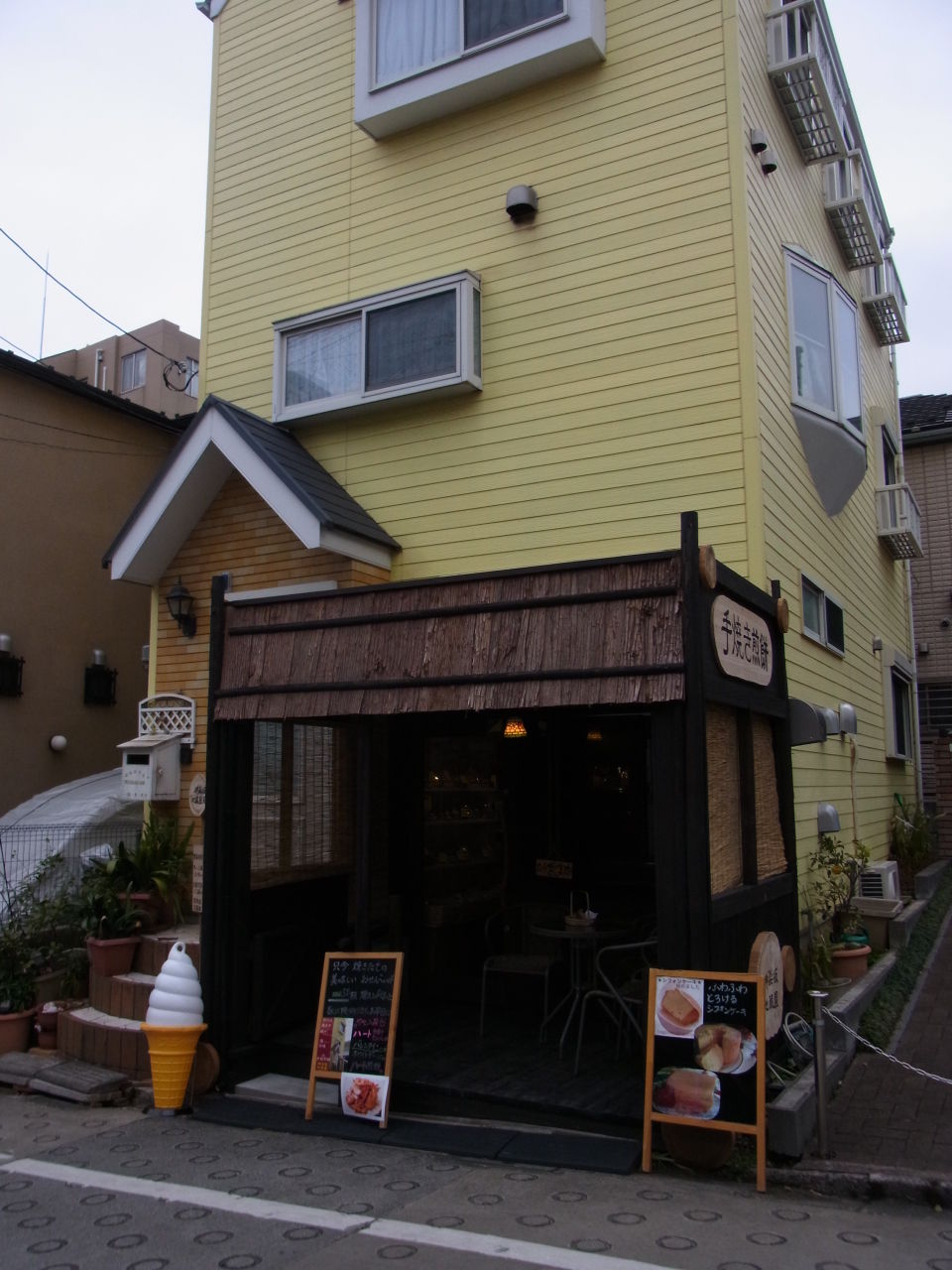 神楽坂地蔵屋 袋町 三毛猫ランチ2 神楽坂地蔵屋 袋町 三毛猫ランチ2