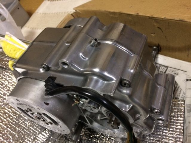 ダックス ST70 レストア日記 エンジンのお色直し ①