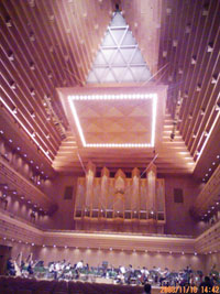 オペラシティー