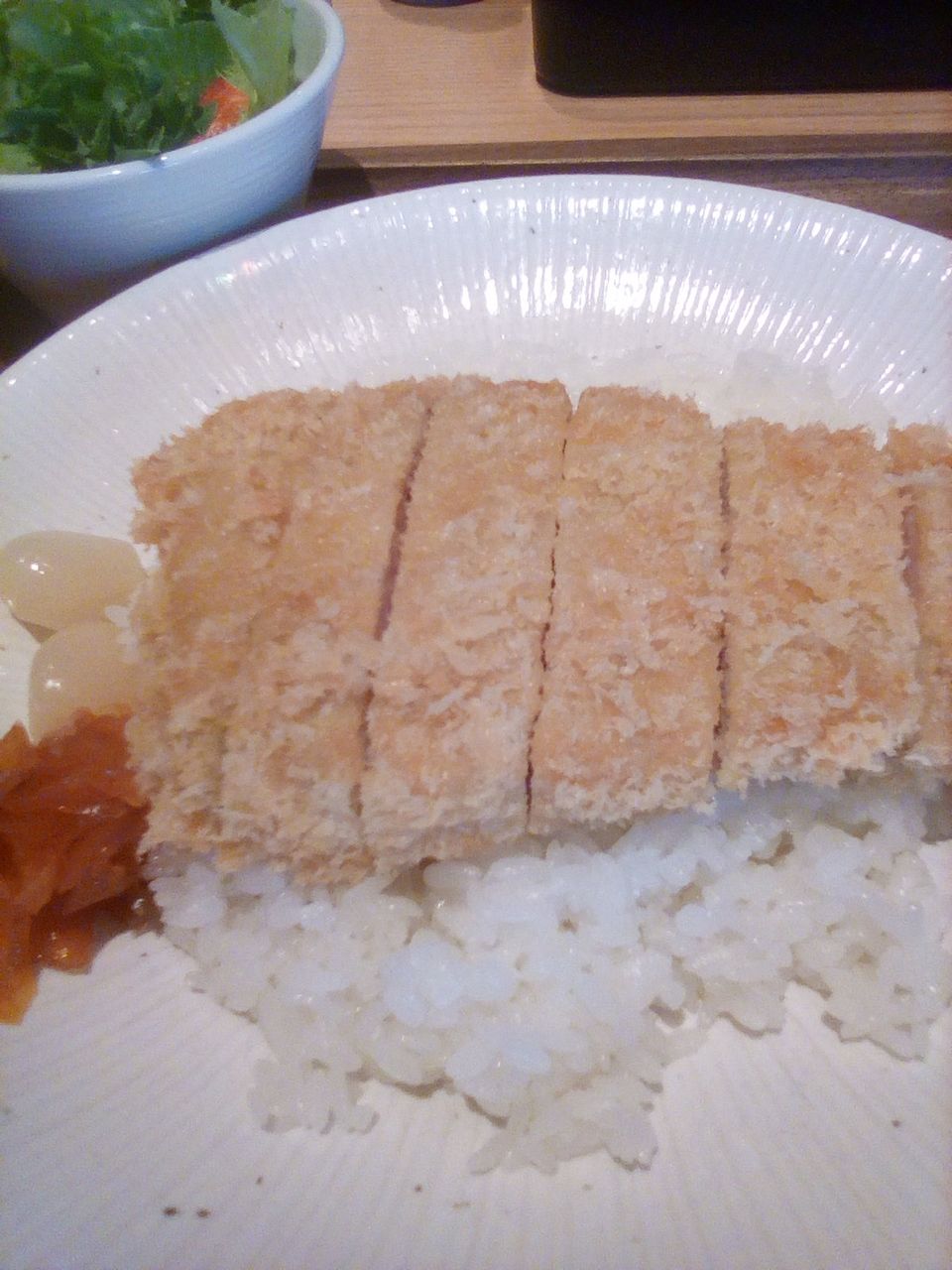 カツカレー 白豚野郎じゃなくピンクのお肉 ポークポークポーク ねぎポ 有楽町店 今日も上機嫌ってわけないだろ