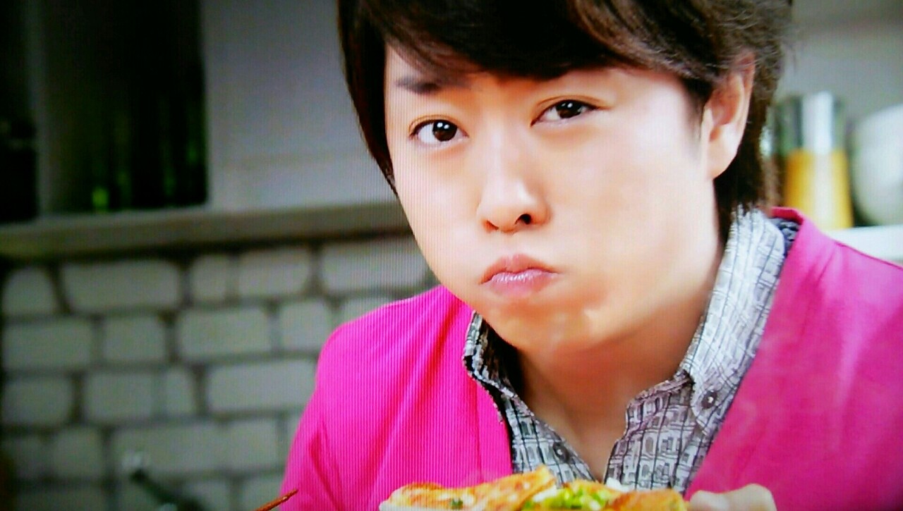 もぐもぐしてる翔くん と パクッとしてる智くん 櫻井翔と七色の嵐フルな日々 もぐもぐしてる翔くん と パクッとしてる智くん 櫻井翔と七色の嵐フルな日々