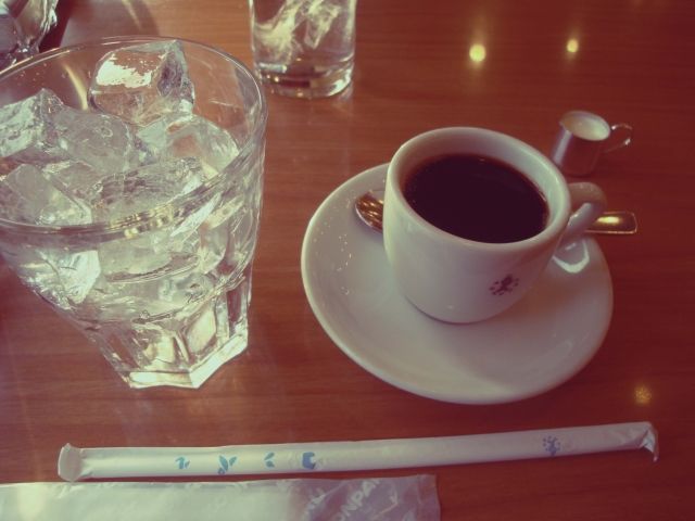名古屋の喫茶店コンパルでアイスコーヒー 明るい名古屋