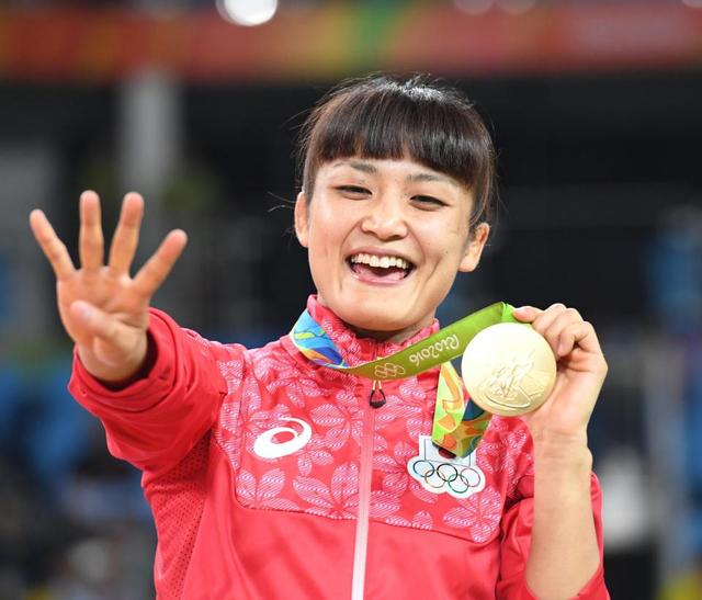 女子レスリング金メダルラッシュの中、吉田沙保里 銀メダルに終わる