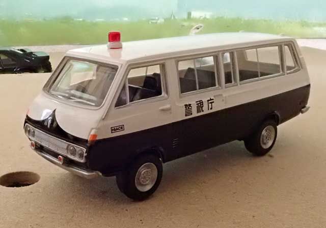カーコレ80のハイエースパトカー : ガレージ竹取坂（光山市交通