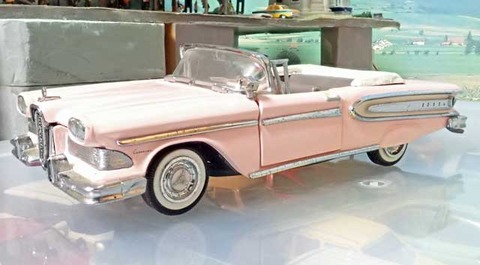 エドセル　ミニカー　2台　レア　アメリカングラフティー ノレヴのフォードエドセル : ガレージ竹取坂（光山市交通局車両部）
