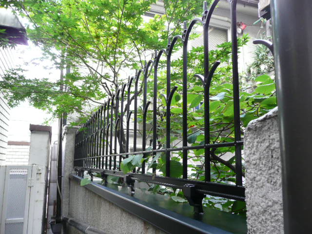 防犯も兼ね備えた忍び返し風フェンス アーキスクエア公式ブログ Archisquare Blog 大阪 城東区