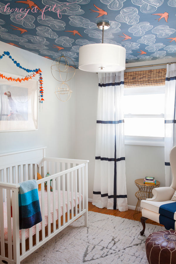 5 Thiết kế phòng trẻ em không có chủ đề hiện đại "width =" 600 "height = "900" srcset = "https://theinspiredroom.net/wp-content/uploads/2015/07/Honey-and-Fitz-Benedicts-I đấm-Blue-and-Orange-Nursery.jpg 600w, https: // theinspiredroom .net / wp-content / uploads / 2015/07 / Honey-and-Fitz-Benotets-Iceland-Blue-and-Orange-Nursery-200x300.jpg 200w, https://theinspiredroom.net/wp-content/uploads/ 2015/07 / Honey-and-Fitz-Benotets-Iceland-Blue-and-Orange-Nursery-400x600.jpg 400w "size =" (max-width: 600px) 100vw, 600px "data-jpibfi-post-excerpt =" "data-jpibfi-post-url =" https://theinspiredroom.net/2015/07/14/5-modern-non-themed-baby-nursery-room-designs/ "data-jpibfi-post-title =" 5 Thiết kế phòng trẻ mẫu giáo không có chủ đề hiện đại "data-jpibfi-src =" https://theinspiredroom.net/wp-content/uploads/2015/07/Honey-and-Fitz-Benedicts-I xông-Blue-and-Orange -Nursery.jpg "/> <br /><em><a href=