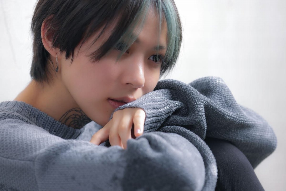 【芸能】元NMB48・木下百花、色白なタトゥーだらけの美脚披露