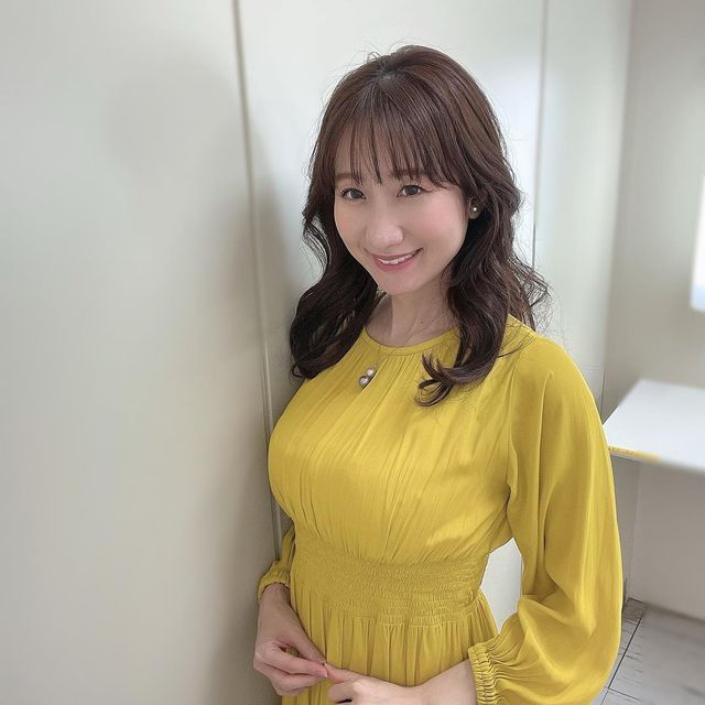 【芸能】NHK気象予報士・吉井明子さんのイメチェン投稿、横アングルにざわつく声