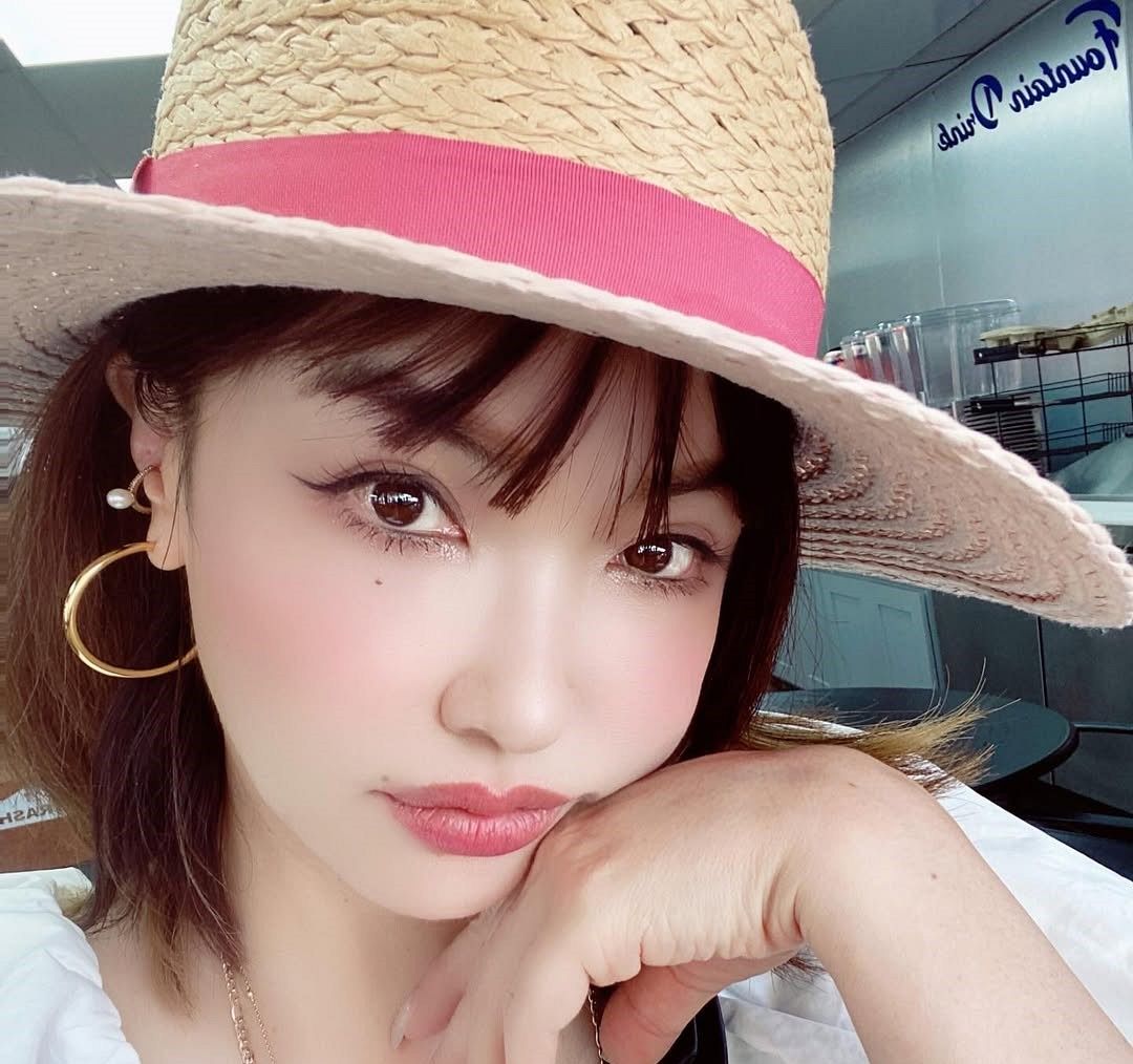 【芸能】怒りの平子理沙、唇が厚い家系を主張している件