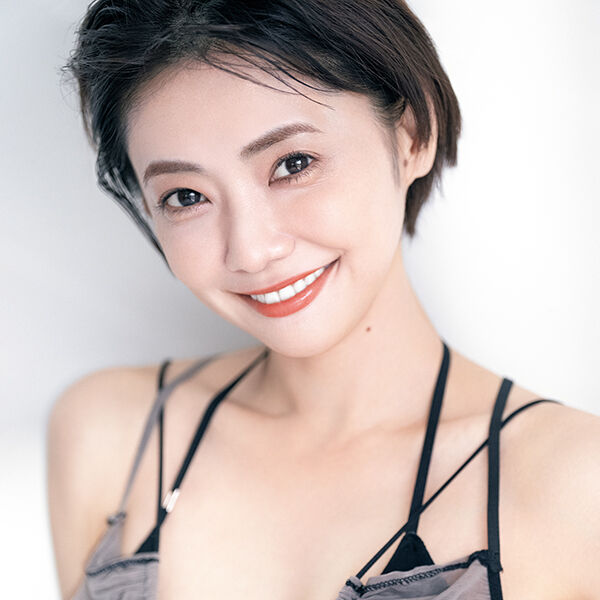 【芸能】倉科カナが魅せる！ボディーライン際立つ衣装の秘密とは