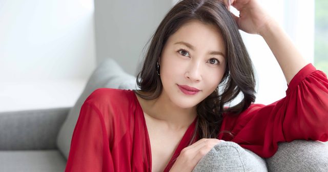 【芸能】爽やかな久米島での瀬戸朝香の旅模様