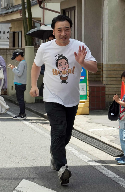 【仰天】「ジャンポケ」斉藤慎二被告　群馬でバウムクーヘン販売　行列ができるほどの大盛況