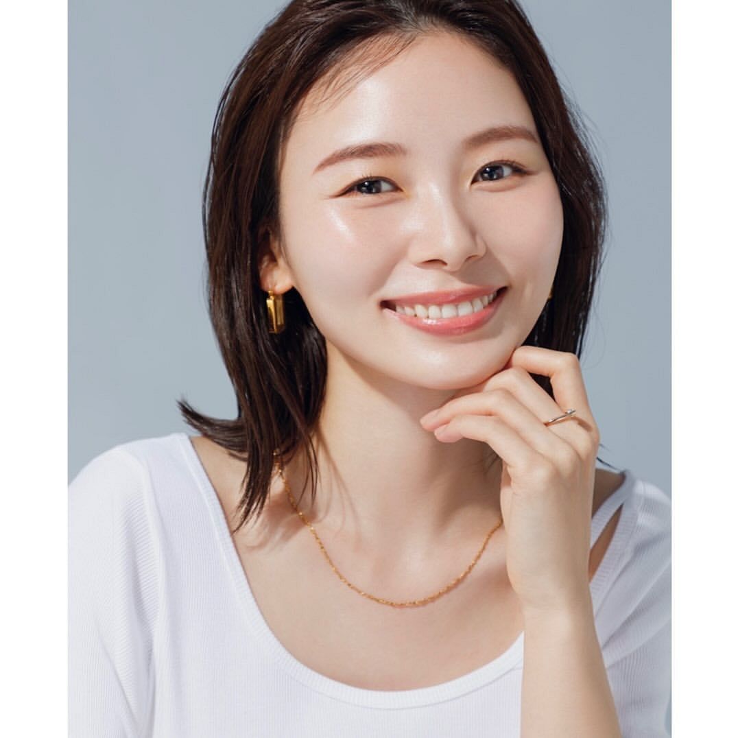 【芸能】朝日奈央がぶっ飛びミニスカで登場！足なげぇwww