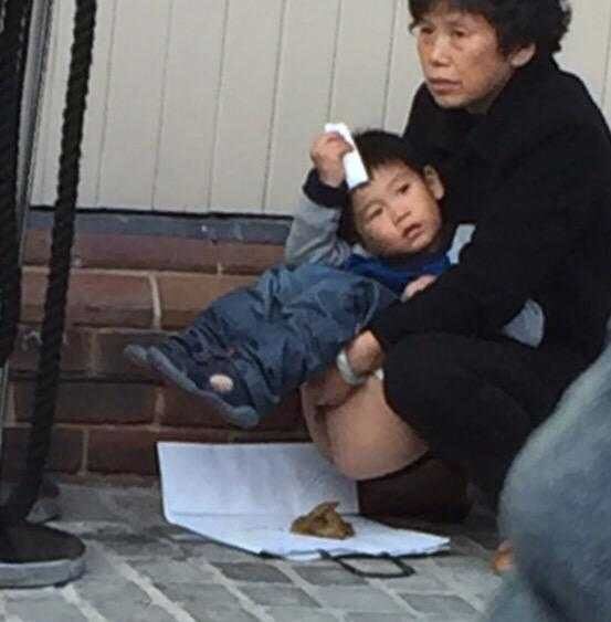 中国の女の子達、2ドアのロールスロイスを乗って集まる。日本の若者との差が凄い #画像