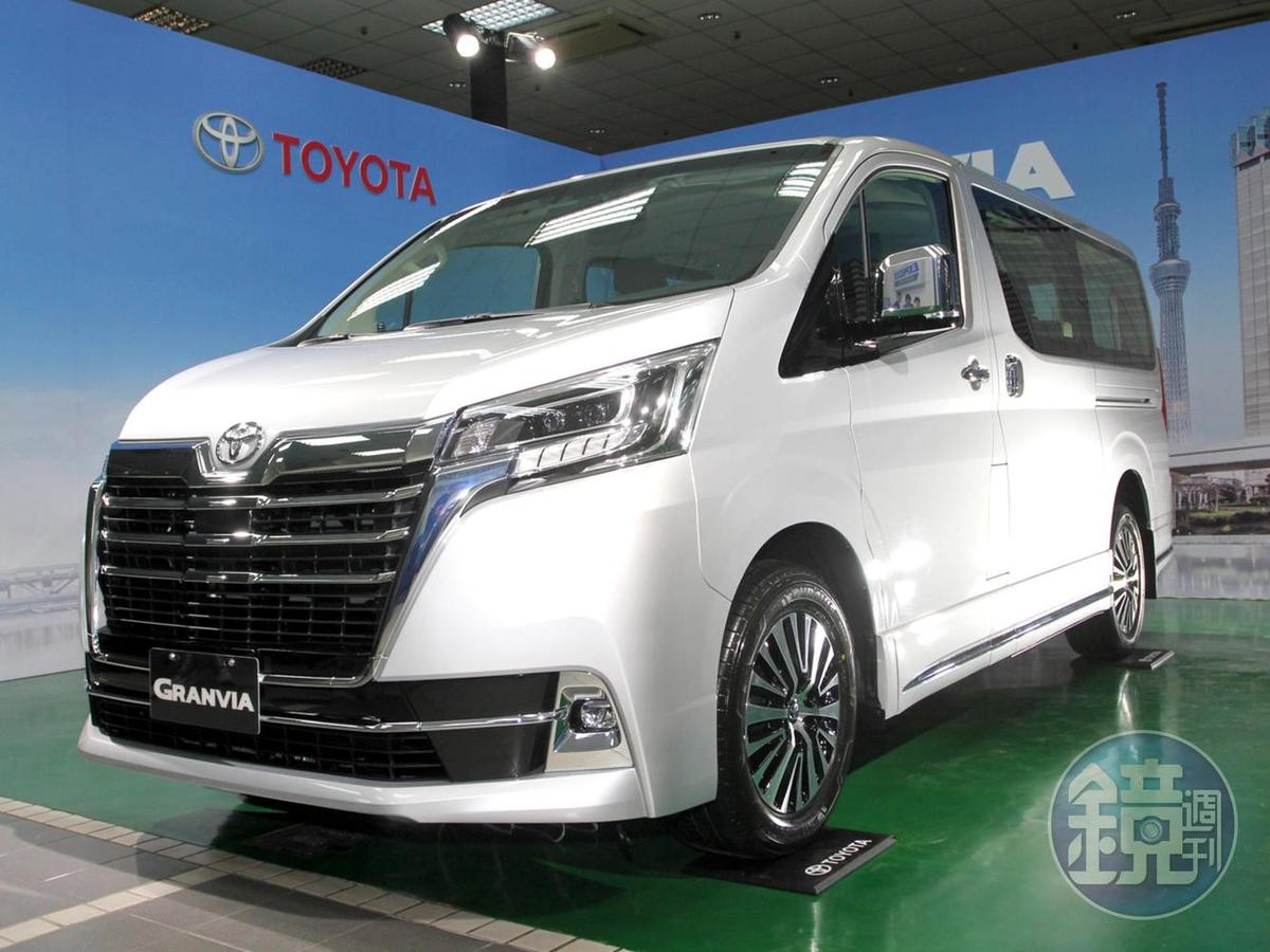 トヨタ、9人乗りハイエースを高級ミニバン化して発表
