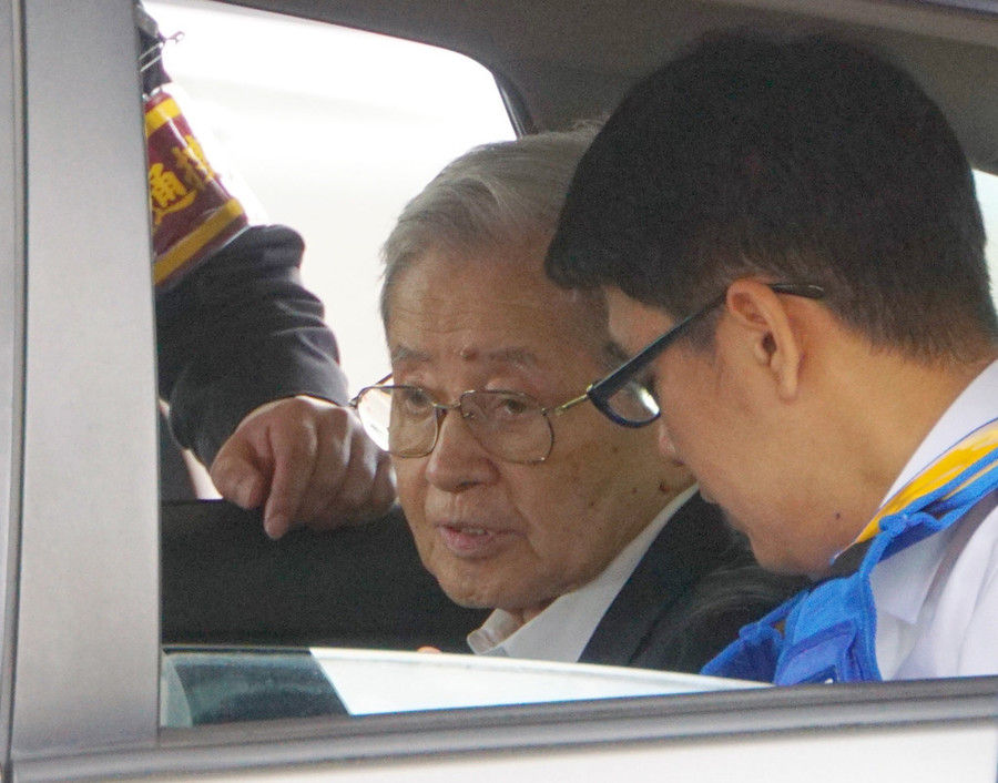 捜査員「おい飯塚よく見ろこれがお前が犯した事故の結果だ」飯塚「すまない!」池袋実況見聞 #車カス