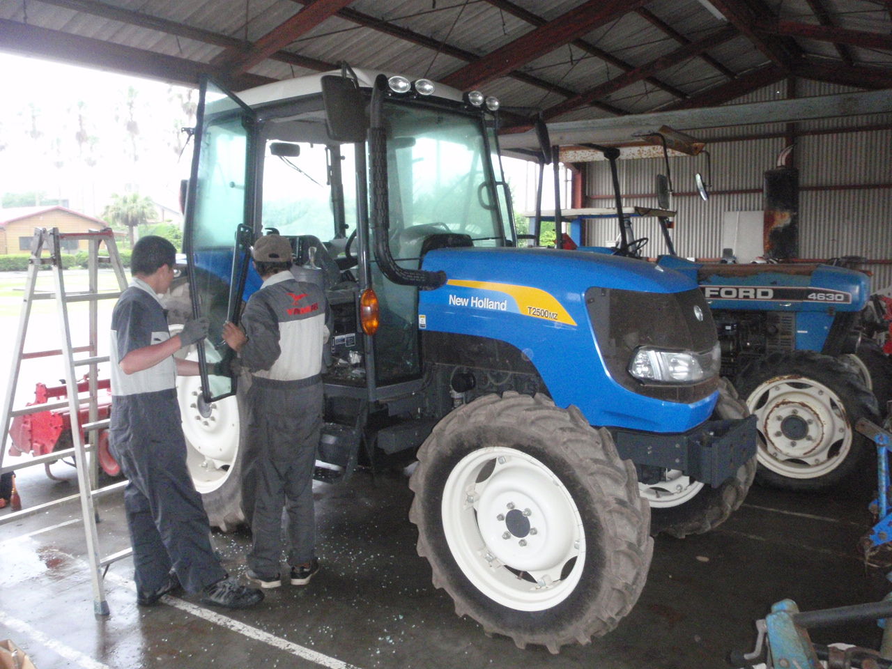 トラクター ｷｬﾋﾞﾝﾄﾞｱ ガラス交換 有木機工 鹿児島 の中古農機 修理情報