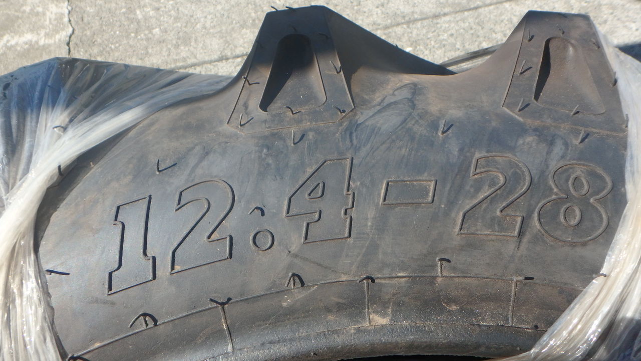 中古トラクタータイヤ 12 4 28 bkt tr135 有木機工 鹿児島 の中古農機 修理情報 中古トラクタータイヤ 12 4 28 bkt tr135 有木機工 鹿児島 の中古農機 修理情報