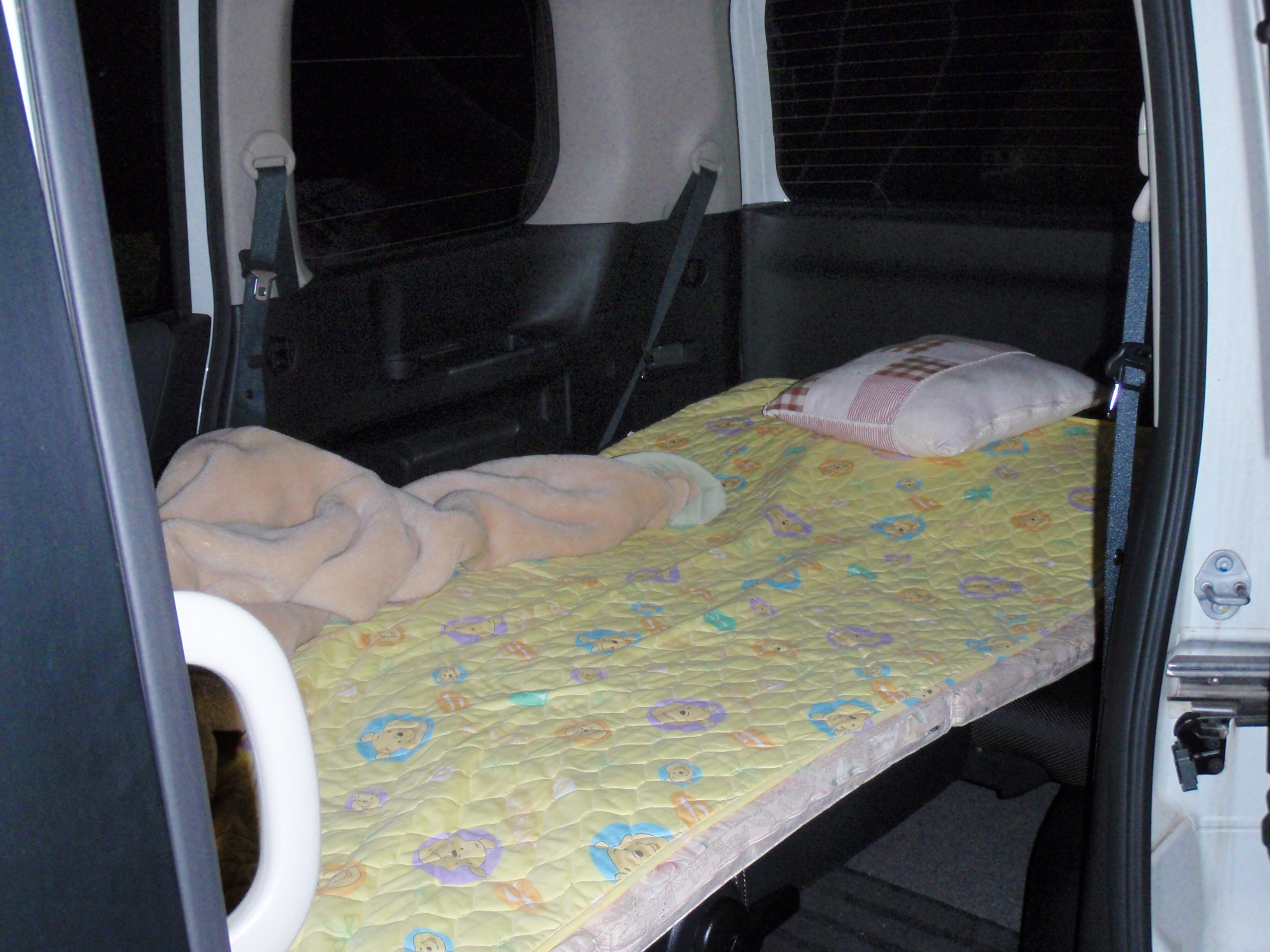 今日こそセレナをキャンピングカーへ 麦藁隊 ボスの部屋 二階