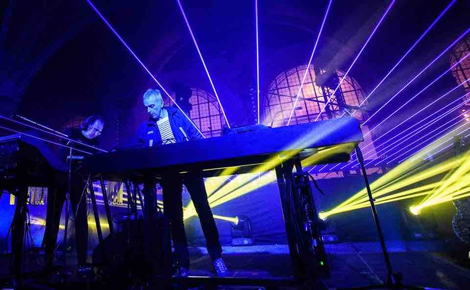 洋楽入門】電子音楽の主要ジャンルを分かりやすく解説！（EDM／テクノ