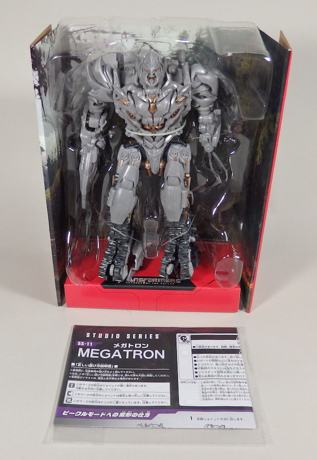 トランスフォーマー　スタジオシリーズ　メガトロン　バリケード　ブラックアウト Amazon.co.jp: Transformers Toys スタジオシリーズ デラックス