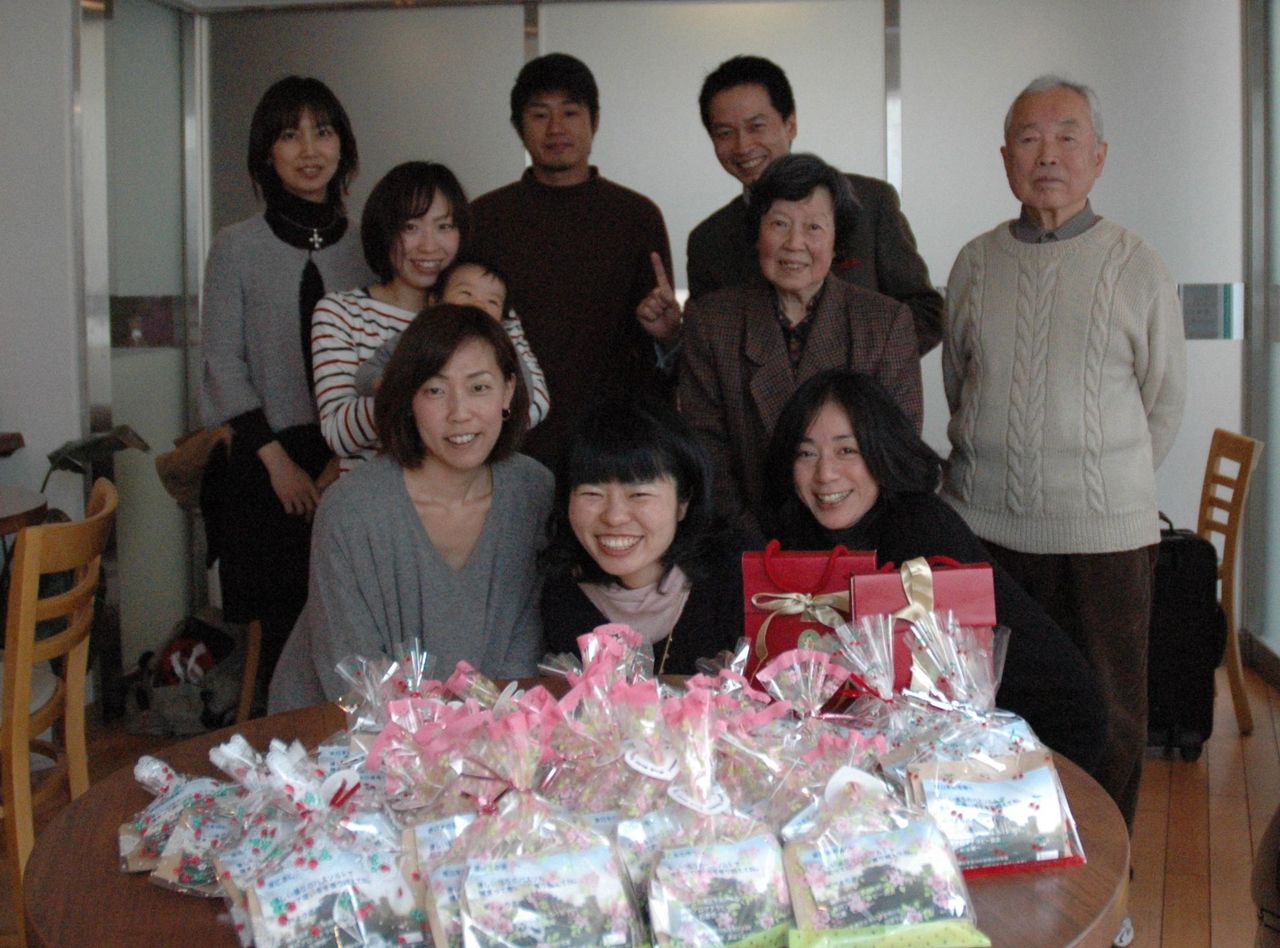 イベント2012117参加者と記念撮影2