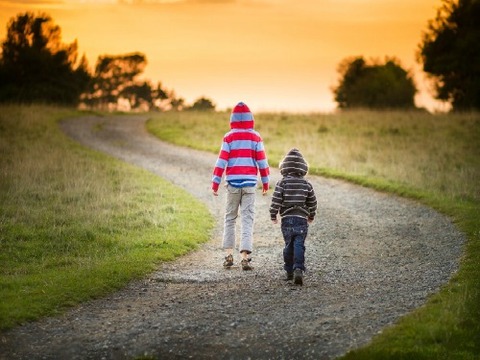 子供たちに大人気、ポケモンGoがシングルマザー泣かせ