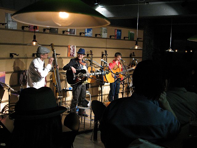 猫 四角佳子 茶木みやこ スペシャルライブ 開催しました Arpeggiouedaのブログ