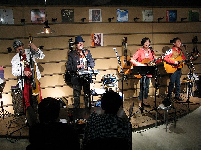 猫 四角佳子 茶木みやこ スペシャルライブ 開催しました Arpeggiouedaのブログ