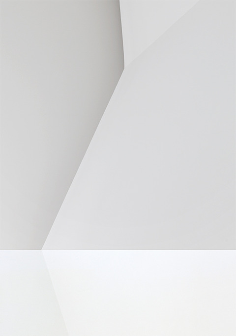 勝又公仁彦 個展 Right Angle -white next to white-