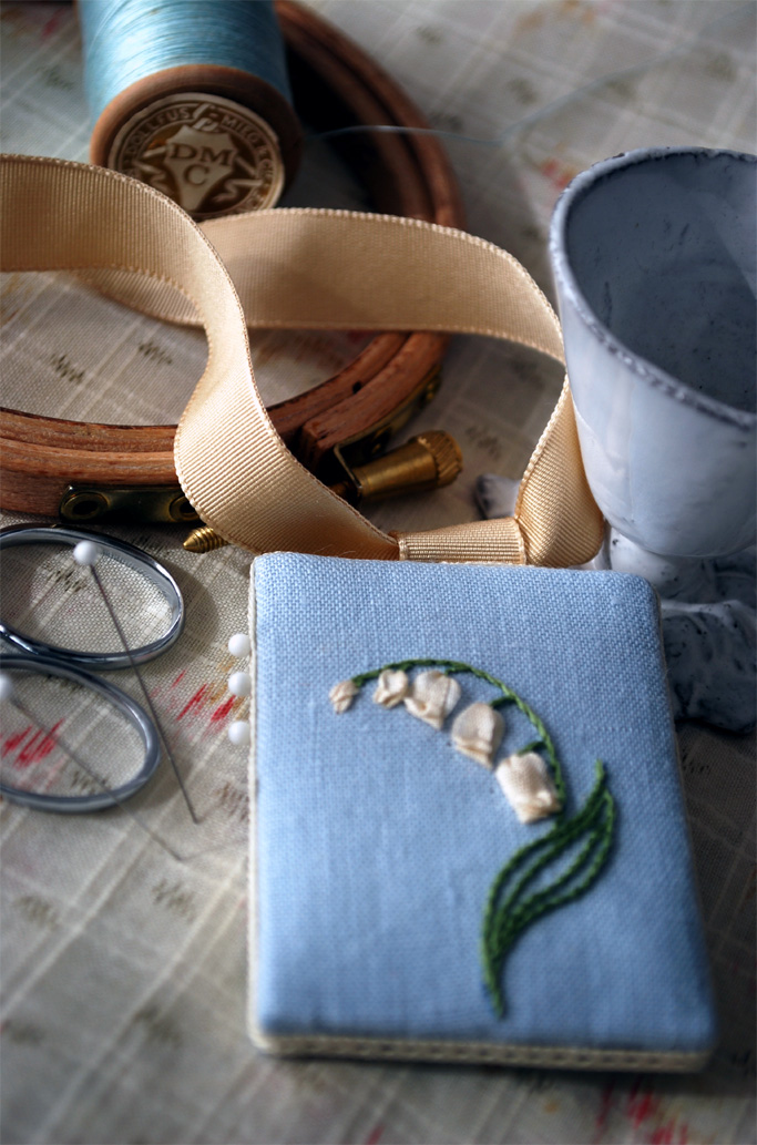 スズランのカード型ピンクッション アートブックショップのブログへようこそ