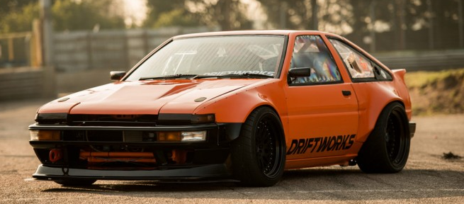 野蛮すぎるドリフトnascarパワー トヨタ トレノae８６ 海外メディアの自動車情報